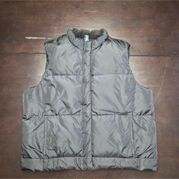 GAP Jackets & Blazers - GAP Women Black Puffer Vest Fleece Lined Insulated Size L